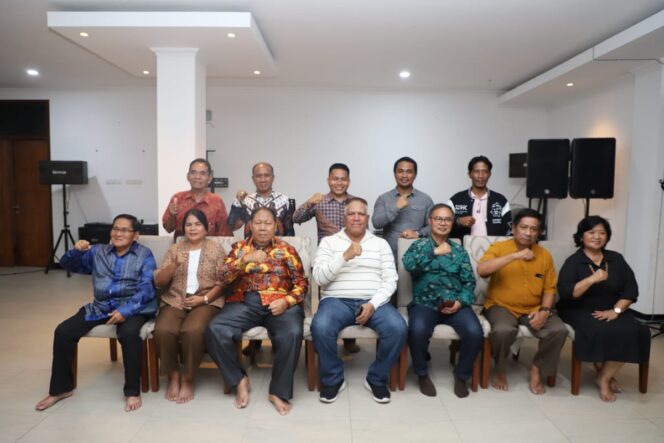 
					5 Alasan Ikatan Keluarga Toraja Pilih Paulus Waterpauw Jadi Gubernur Papua