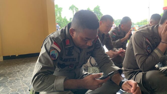 
					Jembatan Rindu di Udara: Dukungan Keluarga untuk Personel Ops Damai Cartenz-2025
