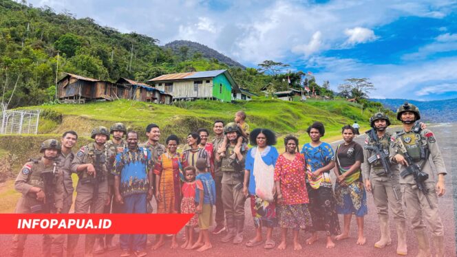 
					Satgas Ops Damai Cartenz Amankan Ibadah Minggu di Kiwirok