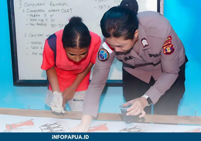 
					Brigpol Ita Kunjungi Sanggar Ameldi, Menjaga Warisan Batik Papua