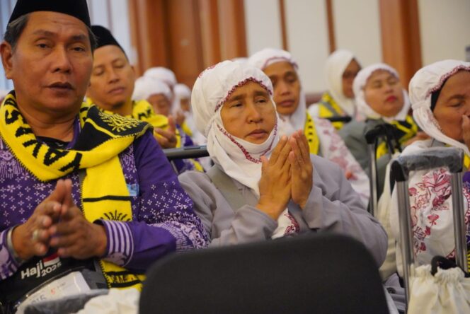 
					Lepas Jemaah Haji Kloter Perdana, Menag: Jaga Niat dan Kesehatan