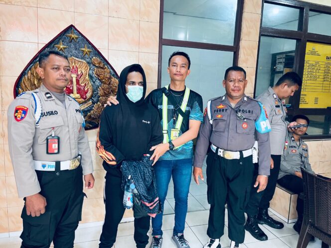 
					Penyerahan Tersangka dan Barang Bukti Ivan Kabak di Kejaksaan Negeri Jayawijaya Berjalan Lancar