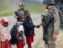 Patroli Humanis Operasi Damai Cartenz: Menjaga Keamanan, Merawat Kepercayaan di Intan Jaya