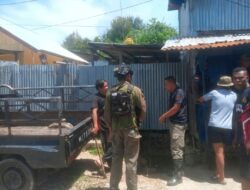 Sapa Hangat Brimob di Tengah Warga Aikai: Wujud Wajah Humanis Operasi Damai Cartenz