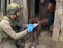 Sentuh Hati Warga, Satgas Damai Cartenz 2026 Gelar Patroli dan Pengobatan Keliling di Sinak