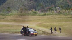Satgas Damai Cartenz Pastikan Keamanan Bandara Bilogai