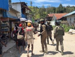 Patroli Dialogis di Paniai, Satgas Operasi Damai Cartenz 2026 Kedepankan Pendekatan Humanis