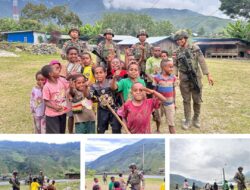 Patroli Dialogis di Kulirik, Satgas Damai Cartenz Bangun Kedekatan dengan Warga