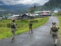Patroli Intensif Satgas Damai Cartenz Berikan Rasa Aman bagi Masyarakat di Distrik Sinak