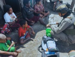 Satgas Damai Cartenz Laksanakan Patroli dan Layanan Kesehatan di Pengungsian Gigobak Sinak, Wujud Nyata Kepedulian kepada Warga