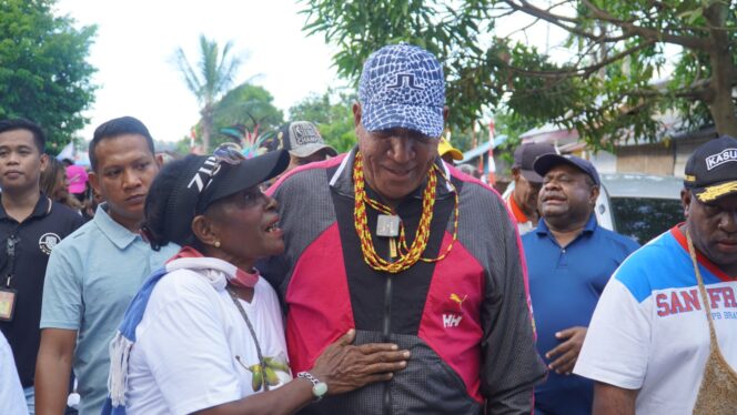 
					Kontroversi Film Pesta Babi, Paulus Waterpauw :  Membangun Papua Harus Dialog Dengan Hati