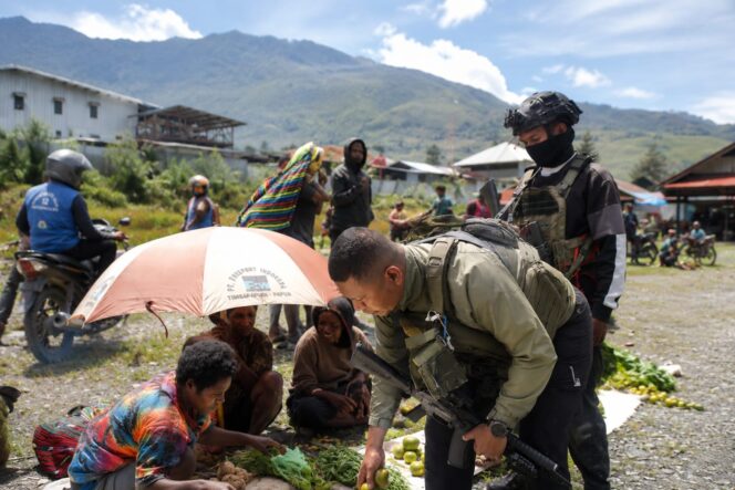
					Kondisi Kamtibmas Kondusif, Aktivitas Masyarakat di Pasar Sentral Mulia Berjalan Lancar