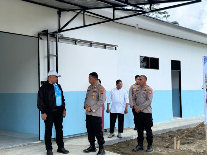 
					Kapolda Papua Tengah Turun Langsung Cek Dapur MBG di Wilayah 3T Kampung Topo
