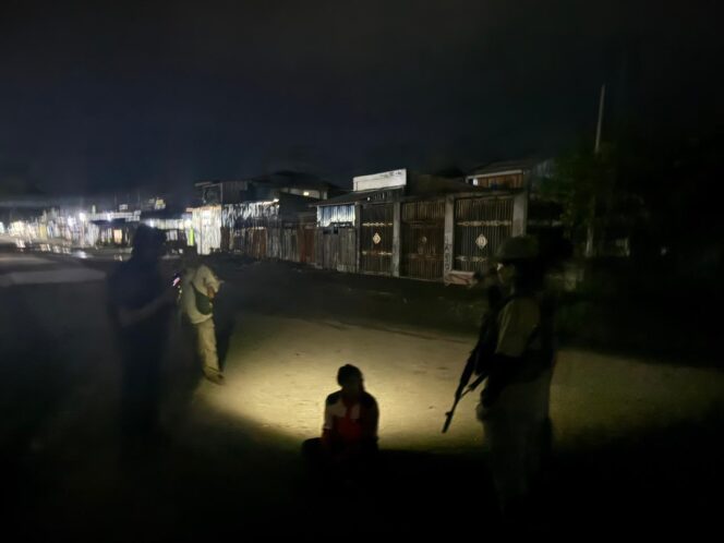 
					Patroli Malam Satgas Ops Damai Cartenz dan Polres Yahukimo Pastikan Aktivitas Warga Dekai Berjalan Aman