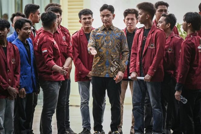 
					Usai Dialog, Wapres dan Perwakilan Mahasiswa Salat Magrib Berjamaah di Masjid Baiturrahman Setwapres