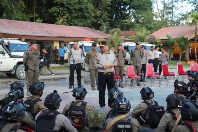 
					Astamaops Kapolri Sampaikan Aapresiasi Kapolri kepada seluruh personel Operasi Damai Cartenz-2026