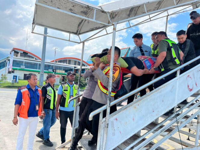 
					Bripda  Jhon Galu Situmorang  Terluka Ditembak di Tolikara, Satgas Kepolisian Operasi  Damai Cartenz  Kembangkan Penyelidikan