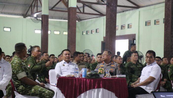 Kunjungi Papua Tengah, Menko Polkam Beri Arahan kepada Personel Satgas di Papua
