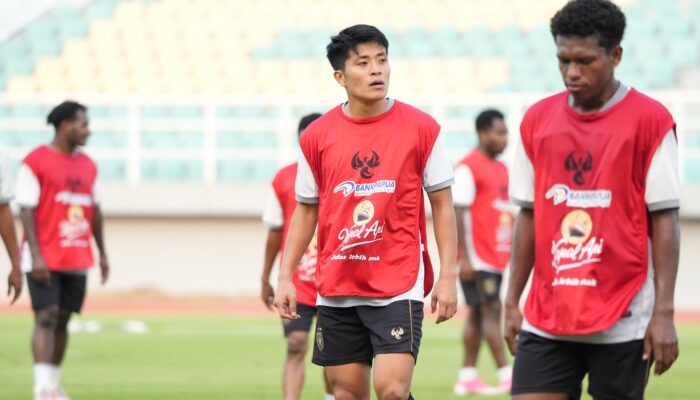 Persipura Memburu Kemenangan Perdana, De Red FC Jadi Ujian di Surabaya